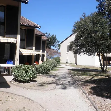 Vvf Bordeaux Medoc 假日公园 3*